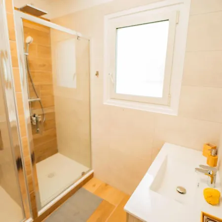 Surf House 住宿加早餐酒店