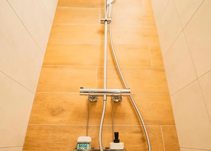 Surf House Bed & Breakfast *